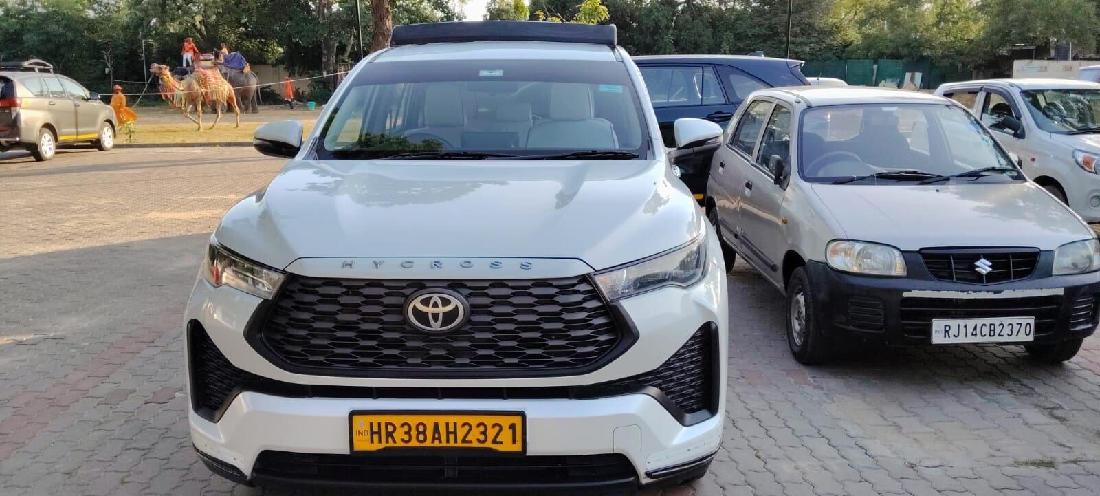 Toyota Innova Hycross taxi in Noida